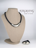 NAGRANG Arch shaped metal necklace and bracelet set
